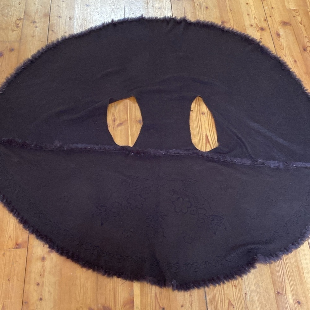 🤍 Embossed Circle Knit Vest - Picture 5 of 6